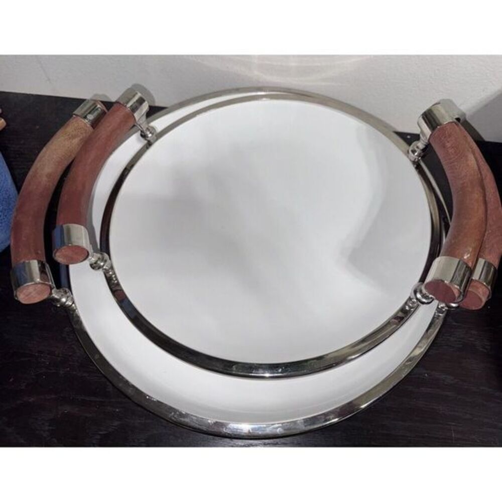 Set Of‎ Two White Ceramic Salad Trys With Wooden Handles And Chrome Rims. - Picture 3 of 14